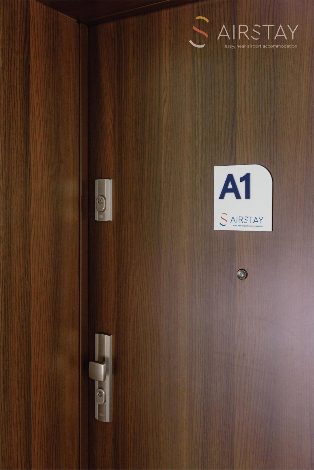 Akali Apartment Airport By Airstay Spáta Exterior foto